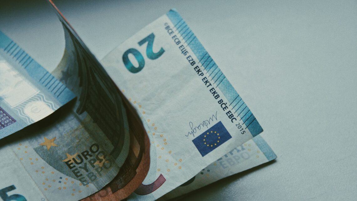 Jak zamienić nieruchomość w finansową trampolinę i zyskać płynność bez sprzedaży mieszkania